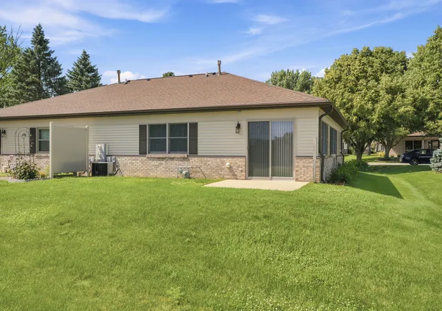 Homes for sale in Sterling, IL | 905A Coventry Ln, Sterling, IL 61081 | MLS# 12690565