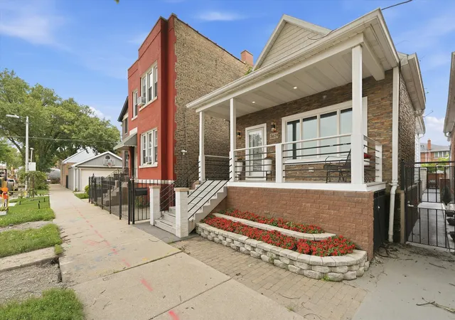 Homes for sale in Chicago, IL | 3619 S Parnell Ave, Chicago, IL 60609 | MLS# 12690582