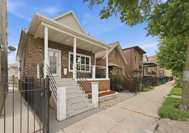 Homes for sale in Chicago, IL | 3619 S Parnell Ave, Chicago, IL 60609 | MLS# 12690582