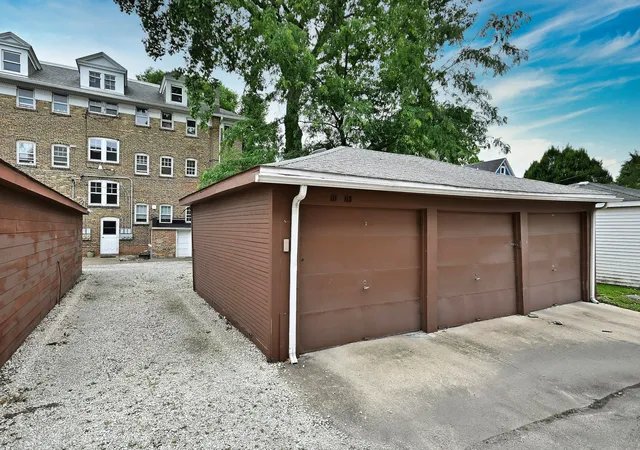Homes for sale in Oak Park, IL | 113 S Scoville Avenue, Oak Park, IL 60302 | Houzeo