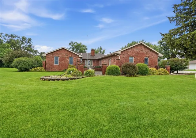 1st image of 404 Clayton Dr, Watseka, IL 60970 | MLS# 12690597