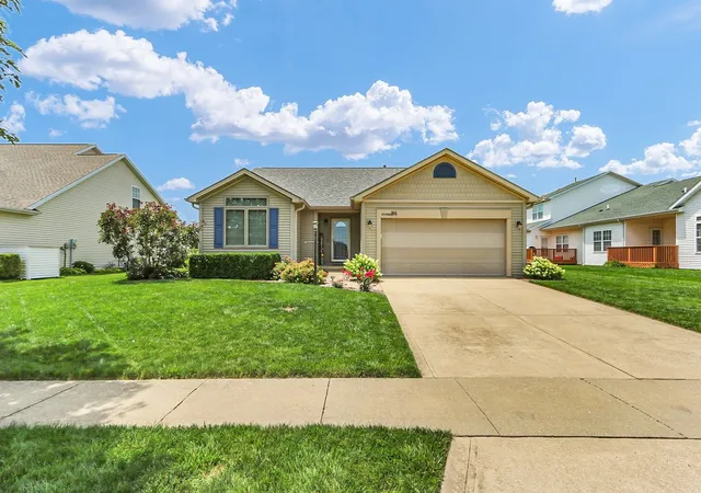 1st image of 905 Bluegrass Ln, Champaign, IL 61822 | MLS# 12690608