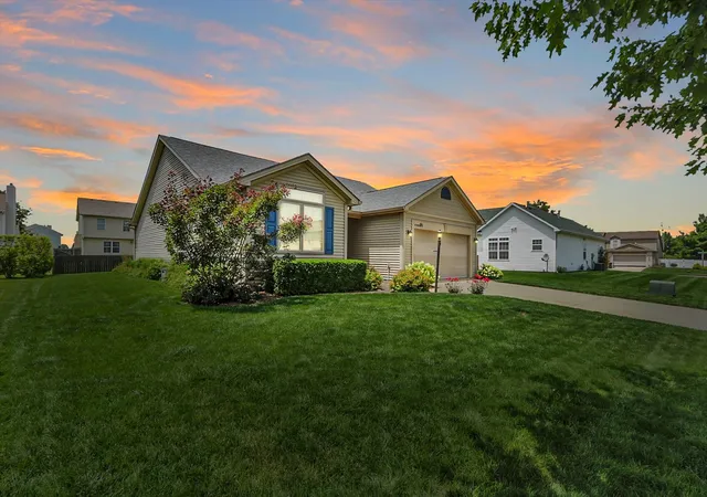 4th image of 905 Bluegrass Ln, Champaign, IL 61822 | MLS# 12690608