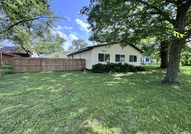 Homes for sale in Odin, IL | 203 W Poplar St, Odin, IL 62870 | MLS# 12690658