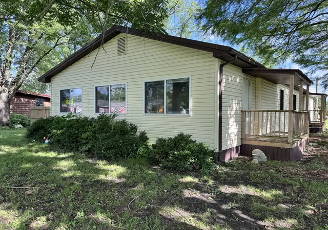 Homes for sale in Odin, IL | 203 W Poplar St, Odin, IL 62870 | MLS# 12690658