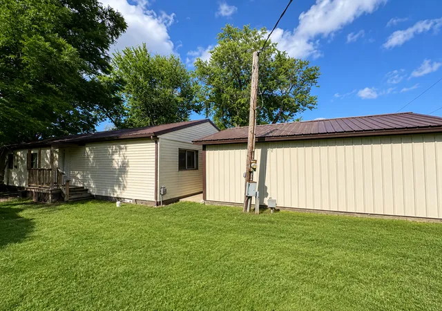Homes for sale in Odin, IL | 203 W Poplar St, Odin, IL 62870 | MLS# 12690658
