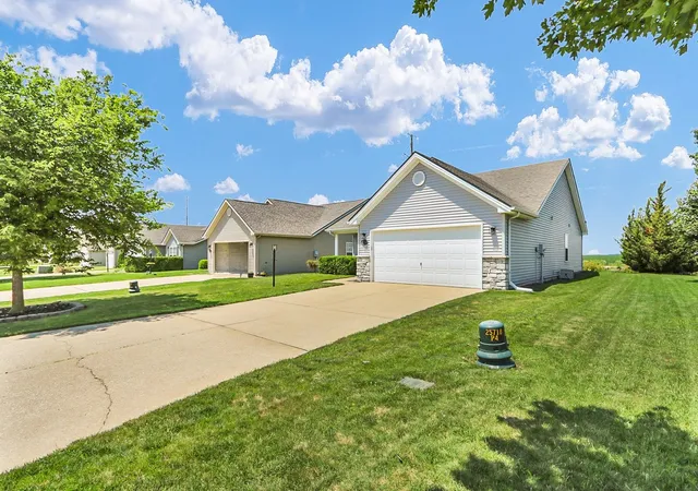 2nd image of 404 Lauterbur Ln, Champaign, IL 61822 | MLS# 12690670