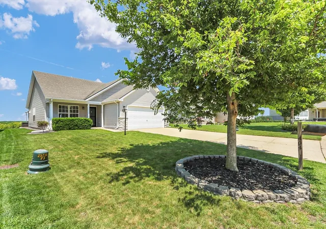 image of 404 Lauterbur Ln, Champaign, IL 61822 | MLS# 12690670