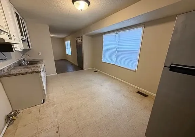 3rd image of 1016 Camaro Dr, Danville, IL 61832 | MLS# 12690672