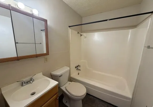 4th image of 1016 Camaro Dr, Danville, IL 61832 | MLS# 12690672