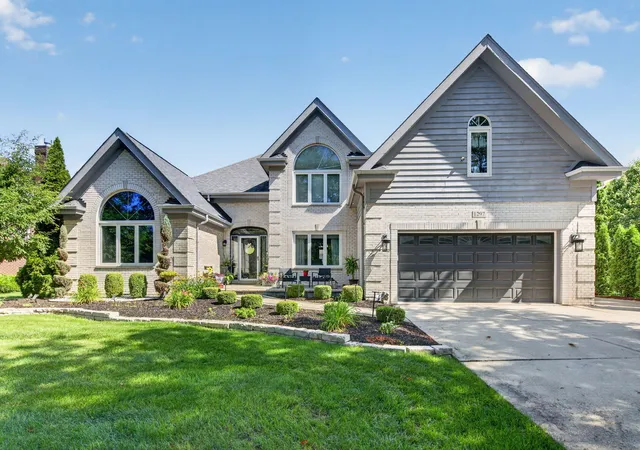 Homes for sale in Lemont, IL | 1297 Drawbridge Ln, Lemont, IL 60439 | MLS# 12690679
