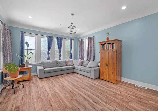 3rd image of 10724 S Prairie Ave, Chicago, IL 60628 | MLS# 12690680