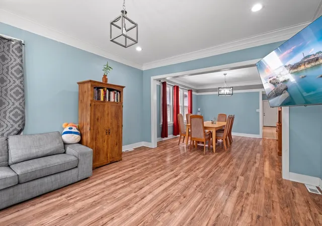 4th image of 10724 S Prairie Ave, Chicago, IL 60628 | MLS# 12690680