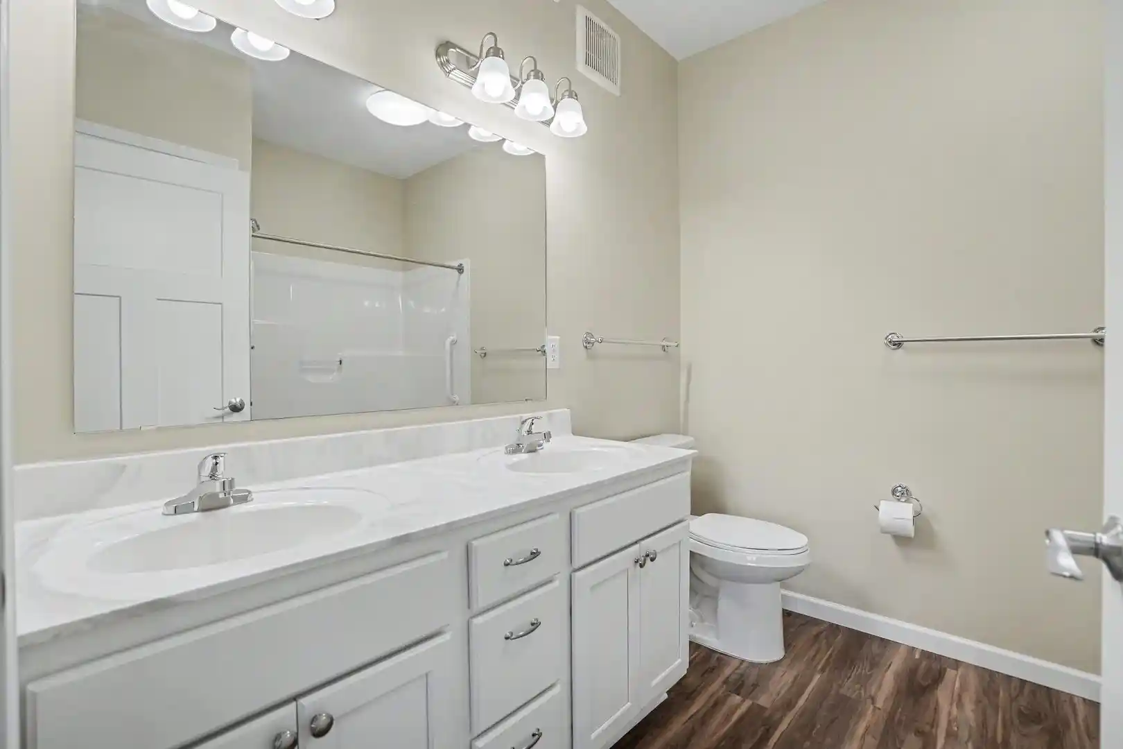 Listing Photo 24 - Condo for sale in 2592 Middle Rd located at 2592 Middle Rd, Bettendorf, IA 52722 - Unit #318