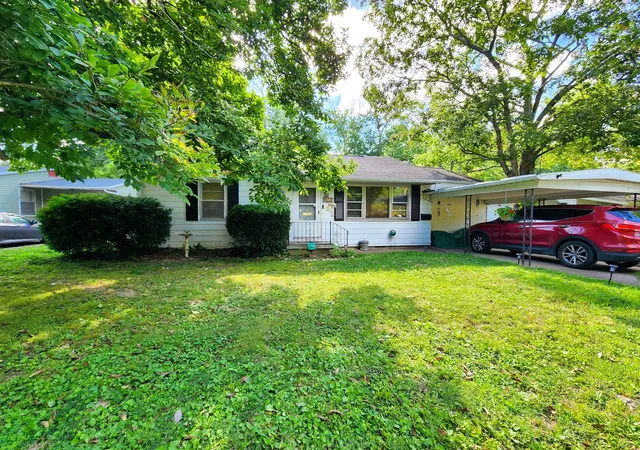Homes for sale in Carbondale, IL | 404 N Smith St, Carbondale, IL 62901 | MLS# 12690713