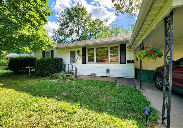 Homes for sale in Carbondale, IL | 404 N Smith St, Carbondale, IL 62901 | MLS# 12690713