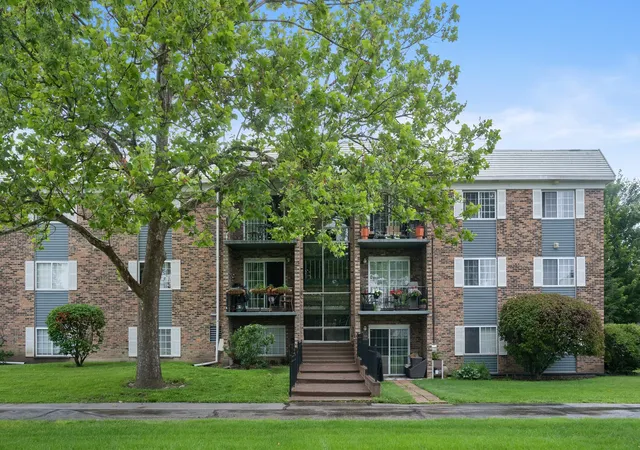 Homes for sale in Arlington Heights, IL | 1627 N Windsor Dr #305, Arlington Heights, IL 60004 | MLS# 12690765