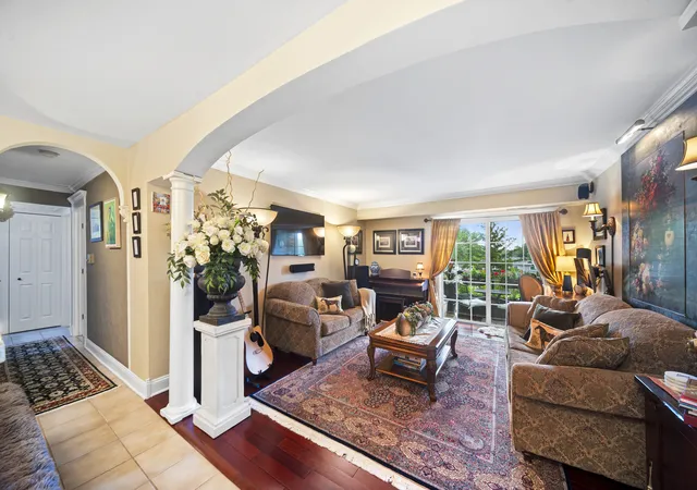Homes for sale in Arlington Heights, IL | 1627 N Windsor Dr #305, Arlington Heights, IL 60004 | MLS# 12690765