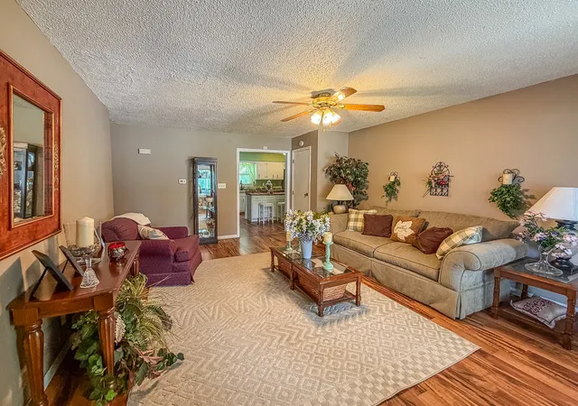 Photo 4 of Single family home for sale at 1020 Illinois Dr, Rantoul, IL 61866 | MLS# 12690774 | Listing updated on 2026-08-31