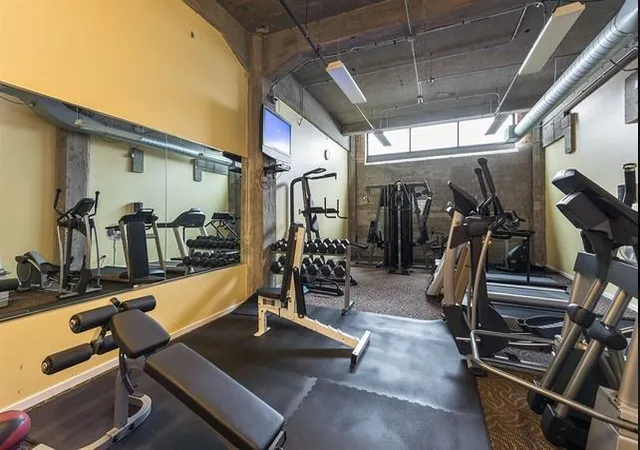 Homes for sale in Chicago, IL | 210 S Desplaines Street, Chicago, IL 60661 | Houzeo