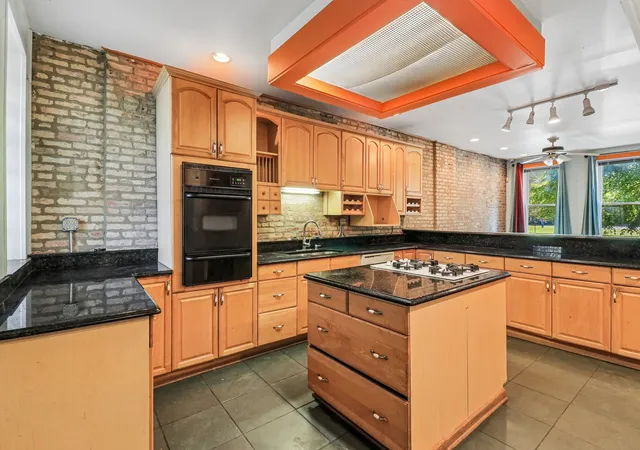 5th image of 10540 S Maryland Ave, Chicago, IL 60628 | MLS# 12690784