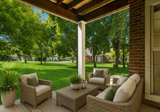 Listing Photo 2 - Condo for sale in building located at 501 Grosse Pointe Cir, Vernon Hills, IL 60061 - Unit #
