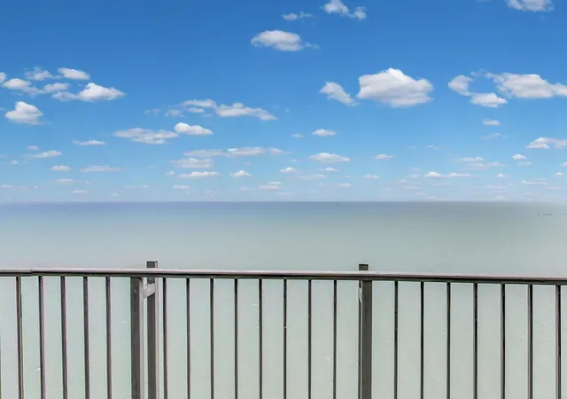 Homes for sale in Chicago, IL | 940 W Glenlake Ave #19C, Chicago, IL 60660 | MLS# 12690821