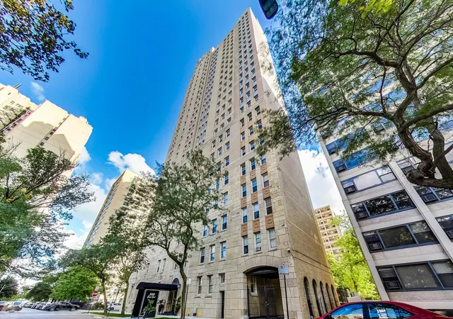 Homes for sale in Chicago, IL | 5000 S East End Ave #24B, Chicago, IL 60615 | MLS# 12690832