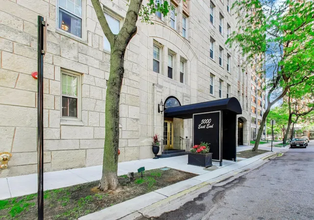 Homes for sale in Chicago, IL | 5000 S East End Ave #24B, Chicago, IL 60615 | MLS# 12690832
