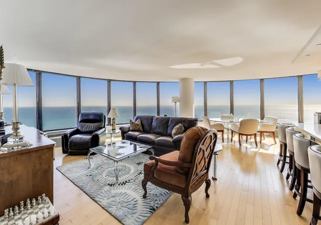 4th image of Lake Point Tower, Chicago, IL 60611