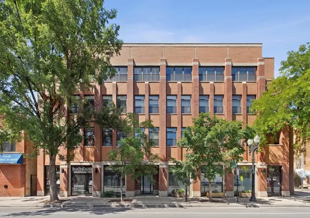 Homes for sale in Chicago, IL | 1908 W Irving Park Rd, Chicago, IL 60613
