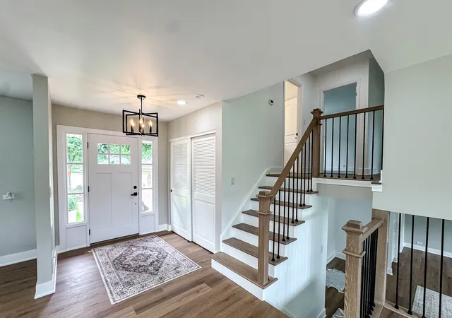 2nd image of 2018 E Ivy Ln, Mount Prospect, IL 60056 | MLS# 12690877