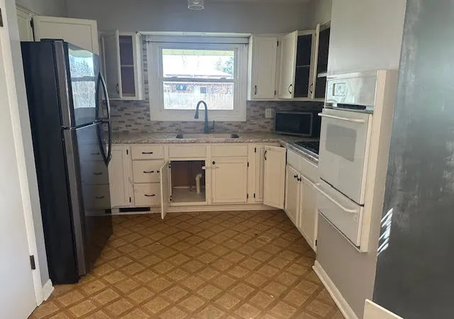 Photo 4 of Single family home for sale at 9843 Tulley Ave, Oak Lawn, IL 60453 | MLS# 12690881 | Listing updated on 2026-07-05