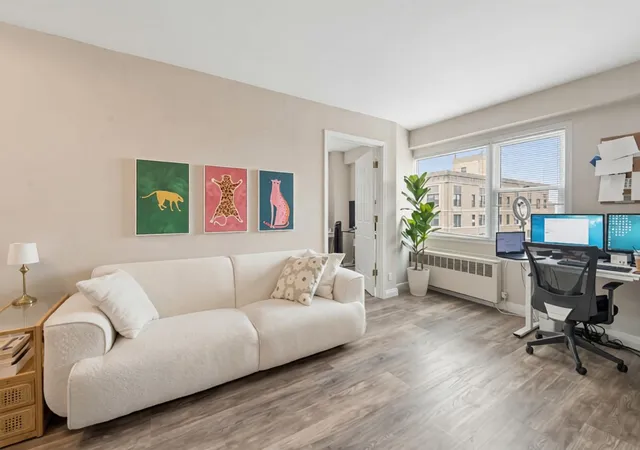 Homes for sale in Chicago, IL | 2909 N Sheridan Rd #1310, Chicago, IL 60657 | MLS# 12690884