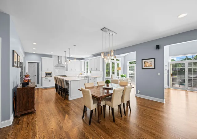 Photo 3 of Sale Pending at 2733 N Elm Ln, Arlington Heights, IL 60004 | MLS# 12690885 | Listing updated on 2026-10-22