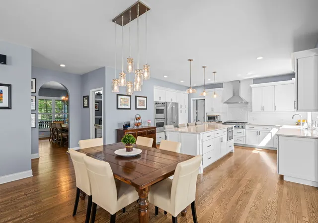 Photo 4 of Sale Pending at 2733 N Elm Ln, Arlington Heights, IL 60004 | MLS# 12690885 | Listing updated on 2026-10-22