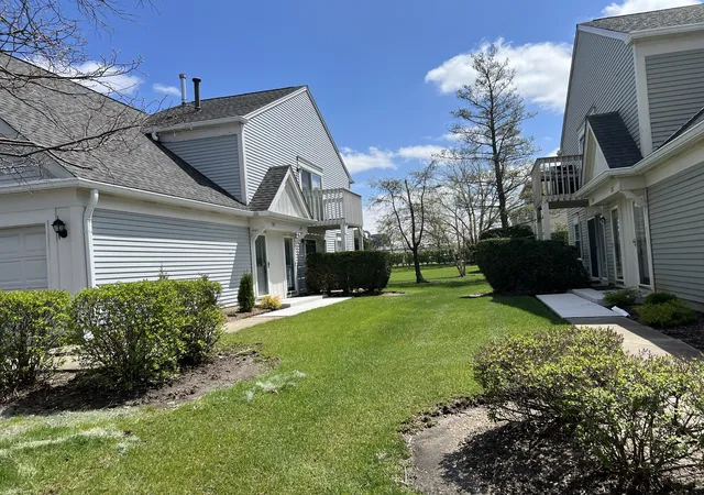 Homes for sale in Wheeling, IL | 1299 Longacre Ln, Wheeling, IL 60090 | MLS# 12690888