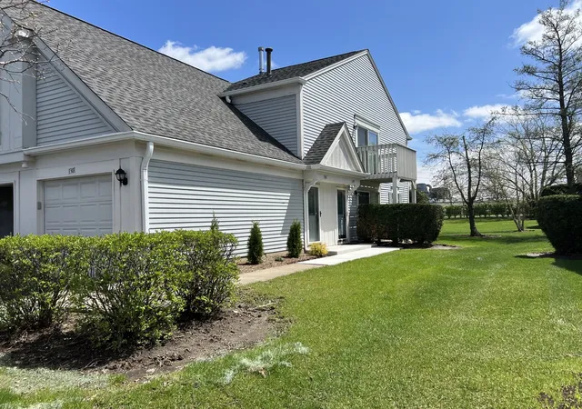 Homes for sale in Wheeling, IL | 1299 Longacre Ln, Wheeling, IL 60090 | MLS# 12690888