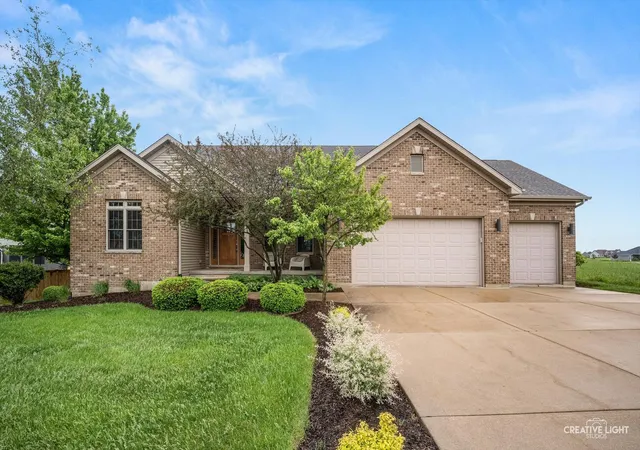 Homes for sale in Sycamore, IL | 724 Emanuel Ln, Sycamore, IL 60178 | MLS# 12690901