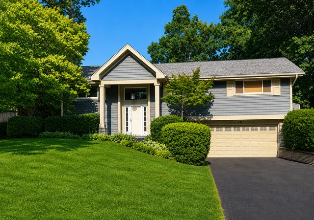 Photo 1 of Single family home for sale at 781 Shag Bark Ln, Deerfield, IL 60015 | MLS# 12690930 | Listing updated on 2026-09-03