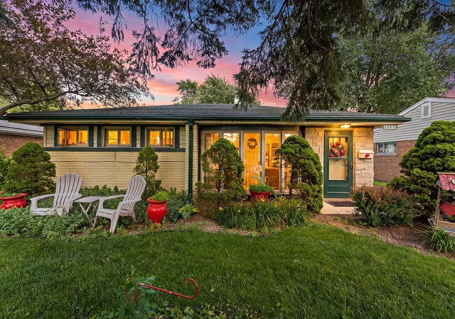 image of 17237 Greenbay Ave, Lansing, IL 60438 | MLS# 12690950
