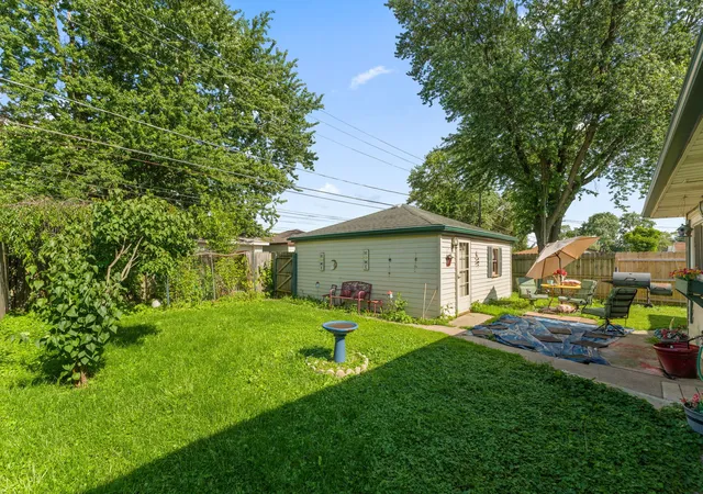 image of 17237 Greenbay Ave, Lansing, IL 60438 | MLS# 12690950