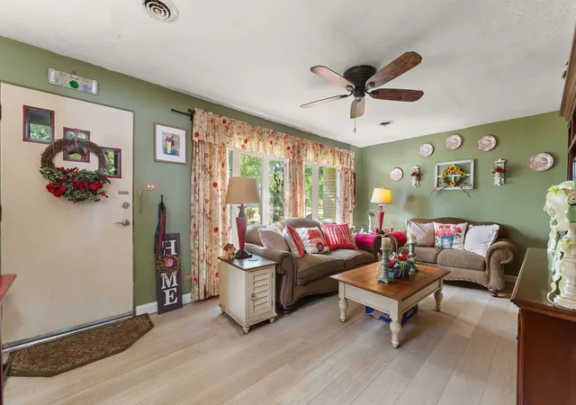 image of 17237 Greenbay Ave, Lansing, IL 60438 | MLS# 12690950