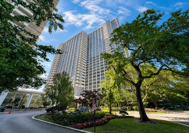 1st image of 4250 N Marine Dr, Chicago, IL 60613