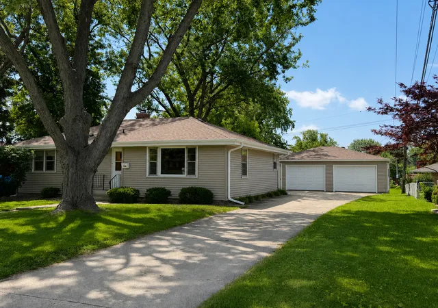 Homes for sale in Bradley, IL | 1136 Gertsam Dr, Bradley, IL 60915 | MLS# 12690989