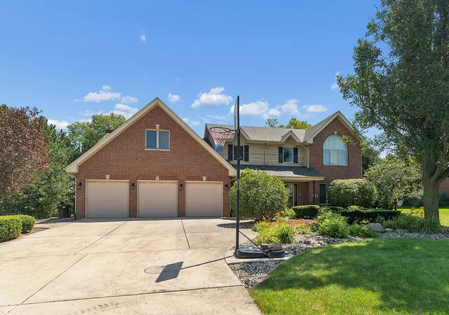 Photo 3 of Single family home for sale at 25619 S Bristol Ln, Monee, IL 60449 | MLS# 12691000 | Listing updated on 2026-08-12