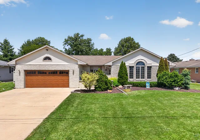 1st image of 1722 Sharon Rd, Streator, IL 61364 | MLS# 12691002