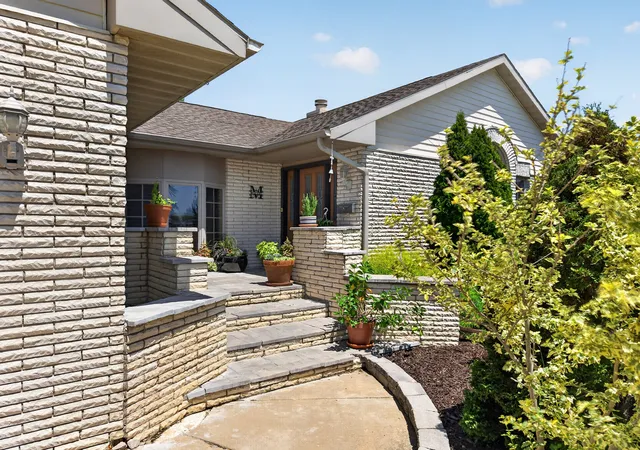 2nd image of 1722 Sharon Rd, Streator, IL 61364 | MLS# 12691002