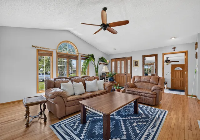 3rd image of 1722 Sharon Rd, Streator, IL 61364 | MLS# 12691002