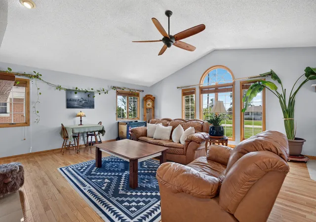 4th image of 1722 Sharon Rd, Streator, IL 61364 | MLS# 12691002